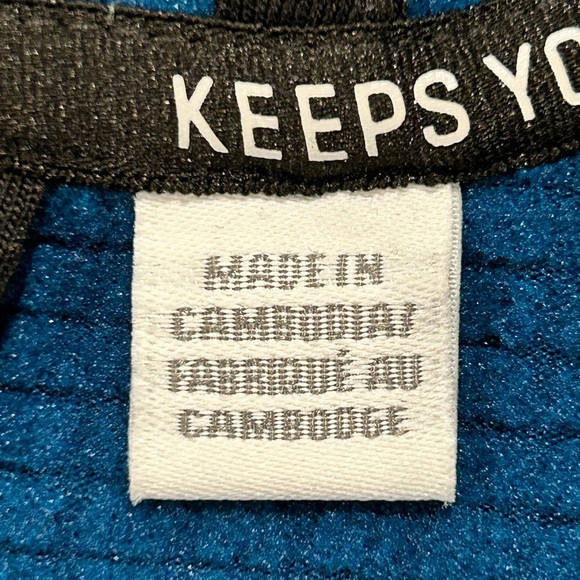 Size M Puma, zip up hoodie, with beautiful, royal blue inside, super soft - Picture 9 of 16